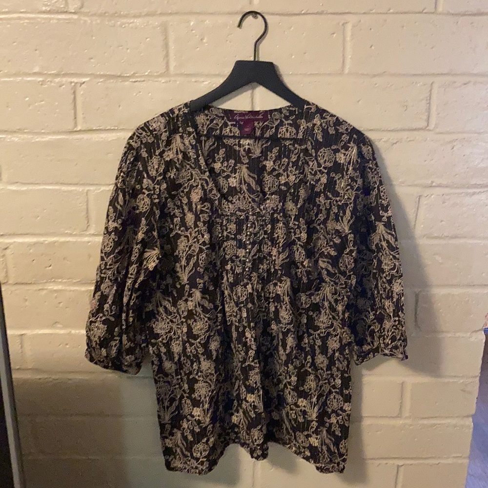 Gloria Vanderbilt Pretty blouse.